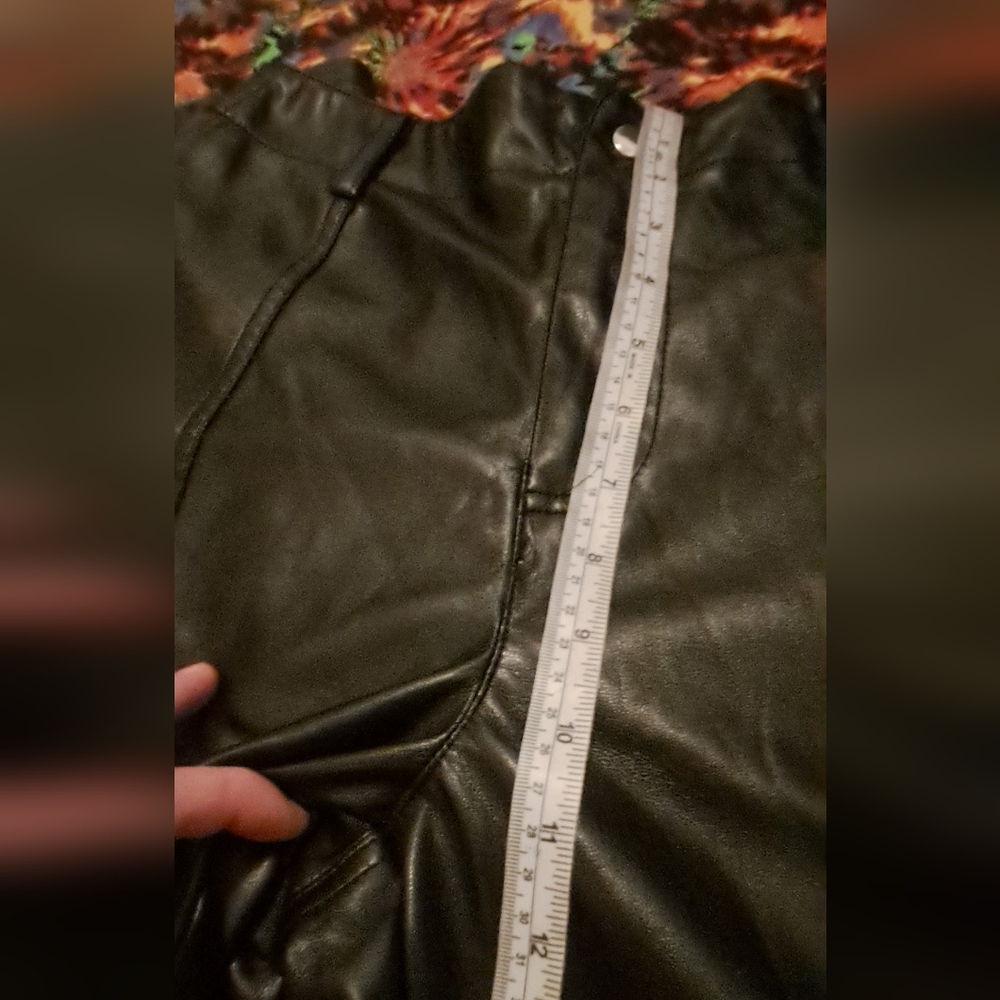 Forever 21 Black Baggy Cargo Style Pants - Picture 8 of 11